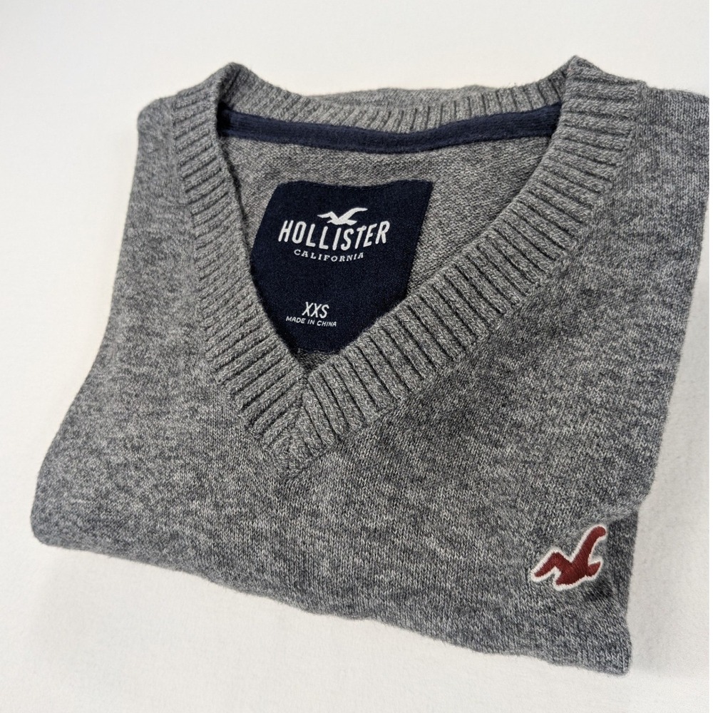 Hollister Sweater Men XXS Gray V-neck Lightweight Casual Preppy Tween Boy 14 EUC - Picture 8 of 10
